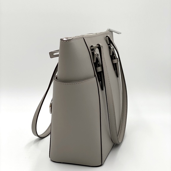 MICHAEL KORS CHARLOTTE LARGE TZ TOTE PEARL GREY - Picture 7 of 16